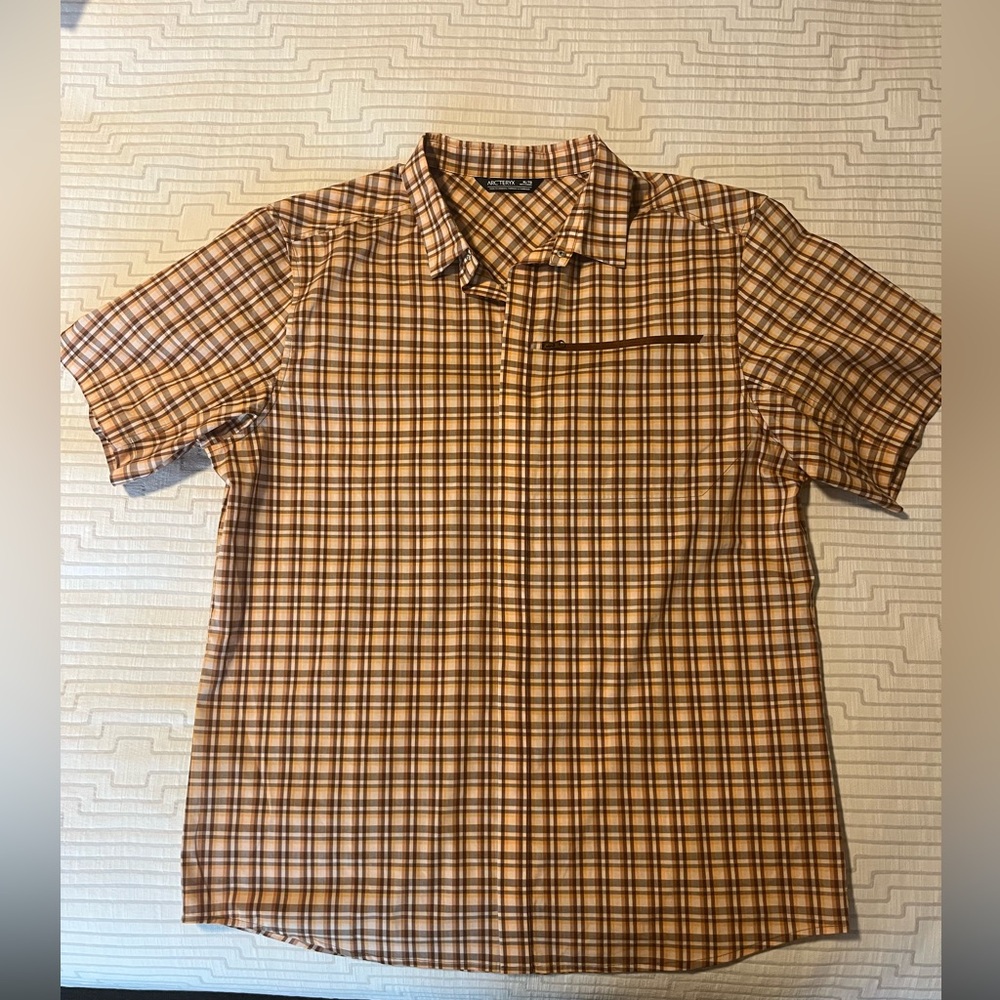 NWOT Men’s Arc’teryx  Short-Sleeve Plaid Shirt - Brown/Black